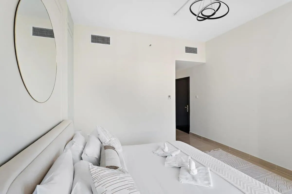 Image 2 of Silkhaus Luxurious 1BDR in JLT with City View