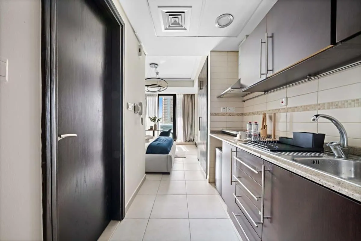 Image 4 of Silkhaus Spacious Studio near Almas West Lake