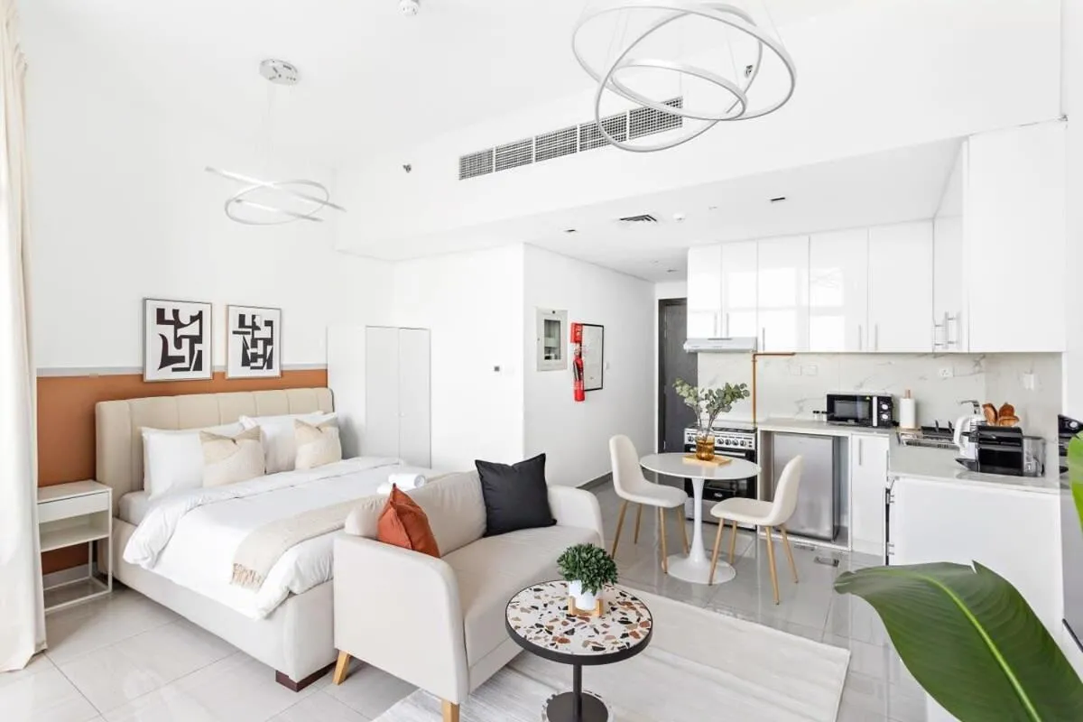 Image 3 of Silkhaus Studio Large Balcony Modern Living