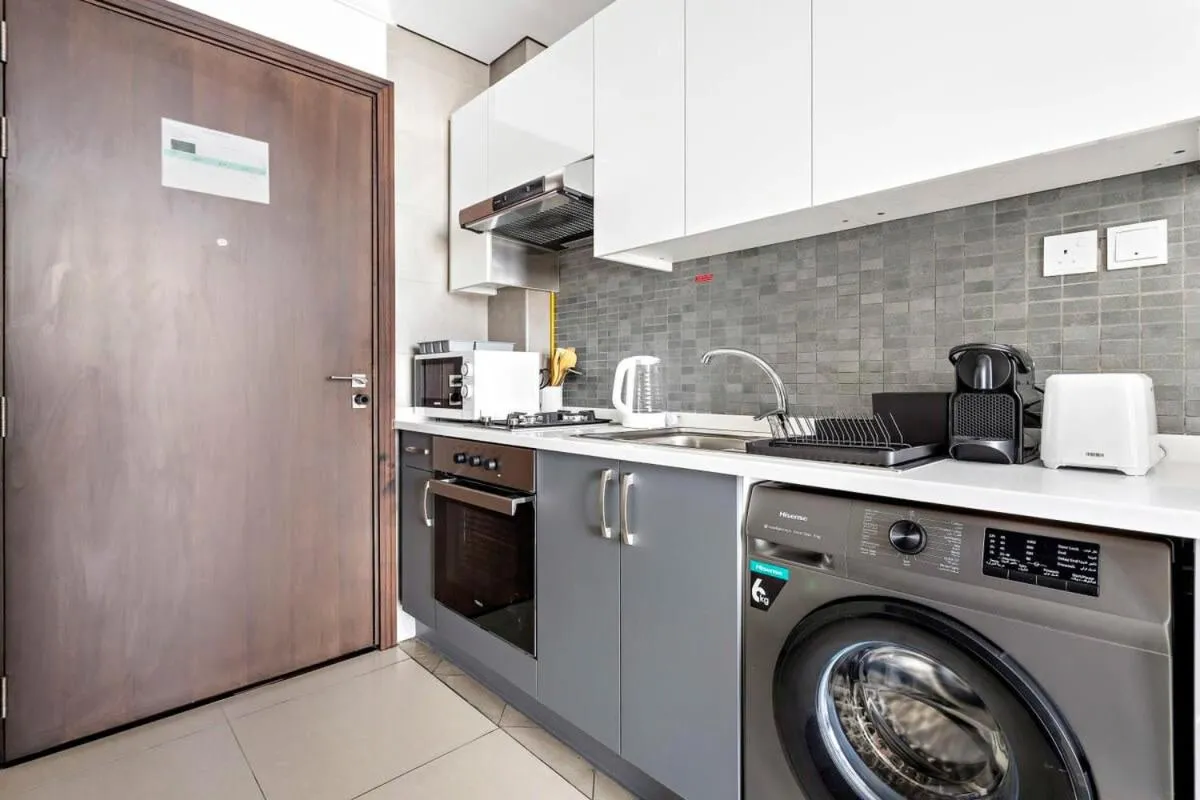 Image 4 of Silkhaus furnished studio in Art Gardens with pool access