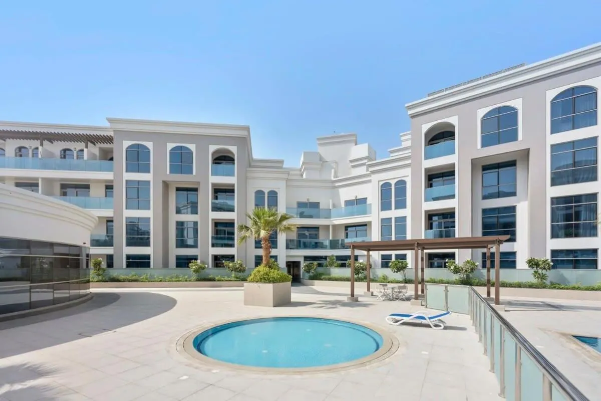 Image 6 of Silkhaus furnished studio in Art Gardens with pool access