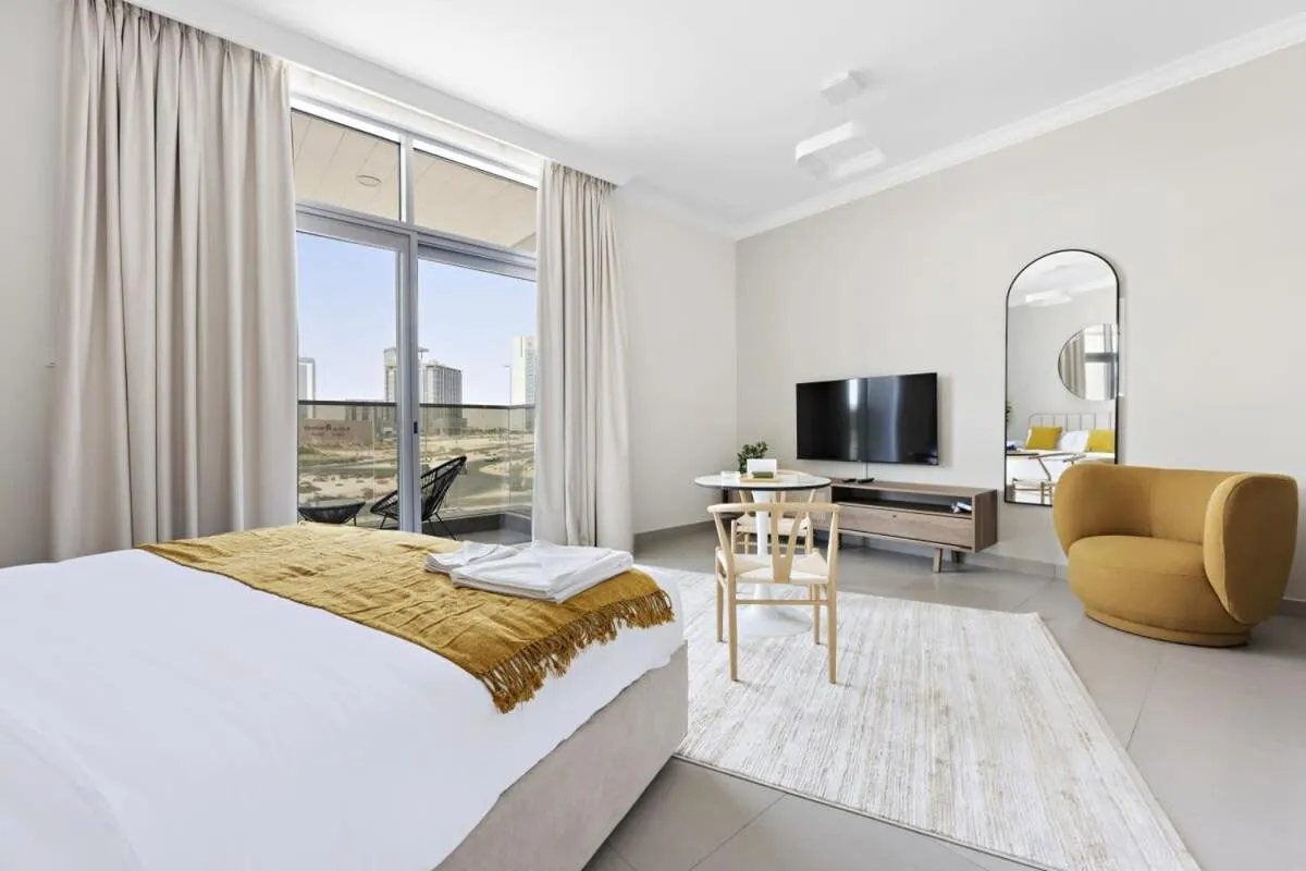 Image 1 of Silkhaus spacious studio in Art Gardens with gym & pool access