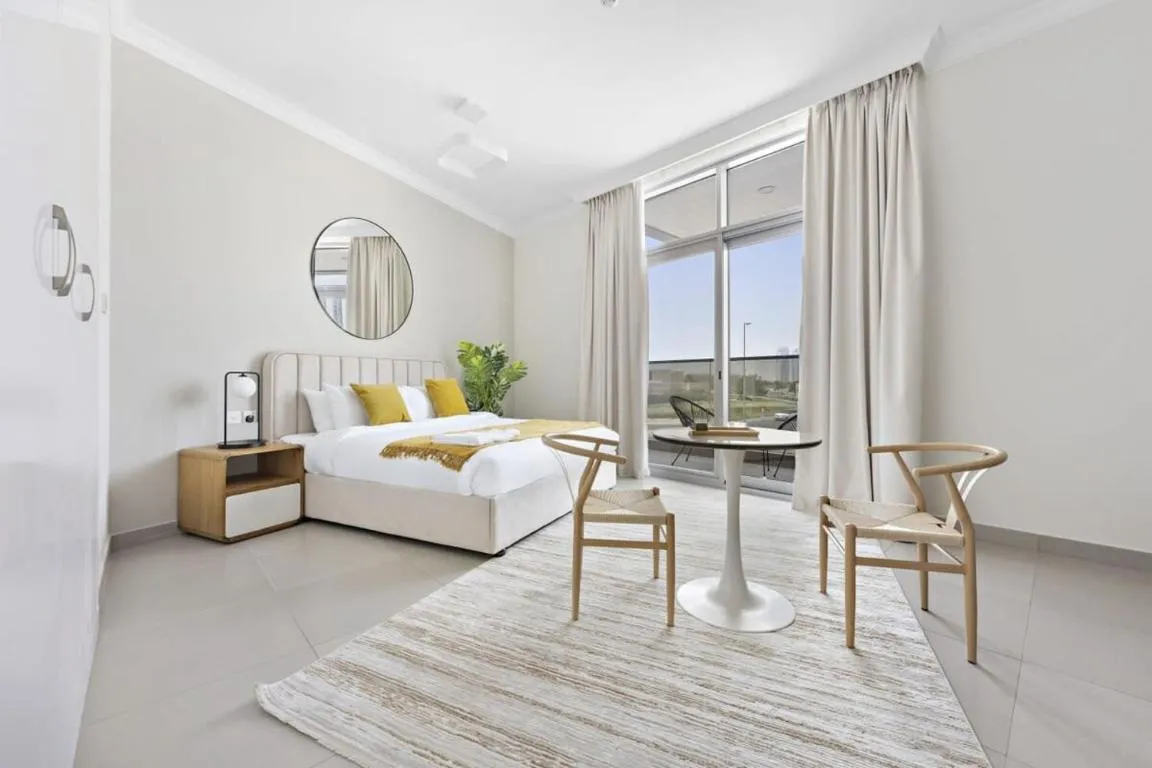 Image of Silkhaus spacious studio in Art Gardens with gym & pool access