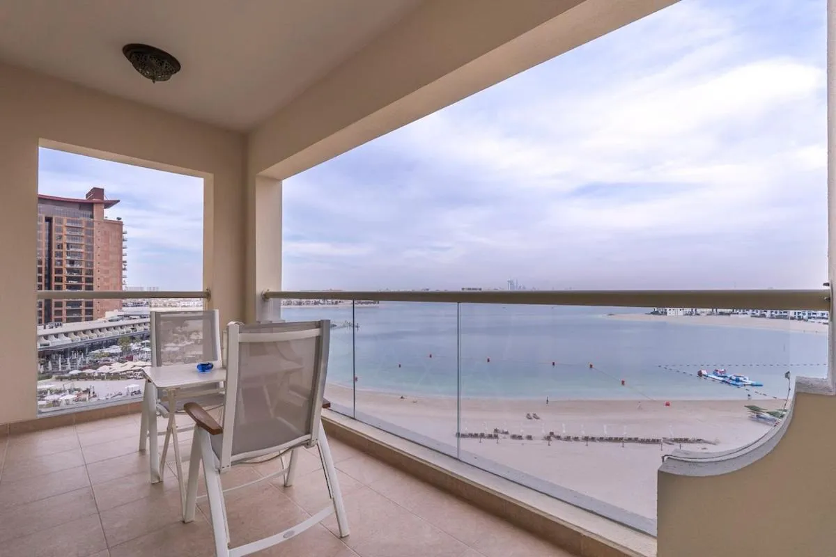 Image 6 of Sleeps 4 Full beach view & access