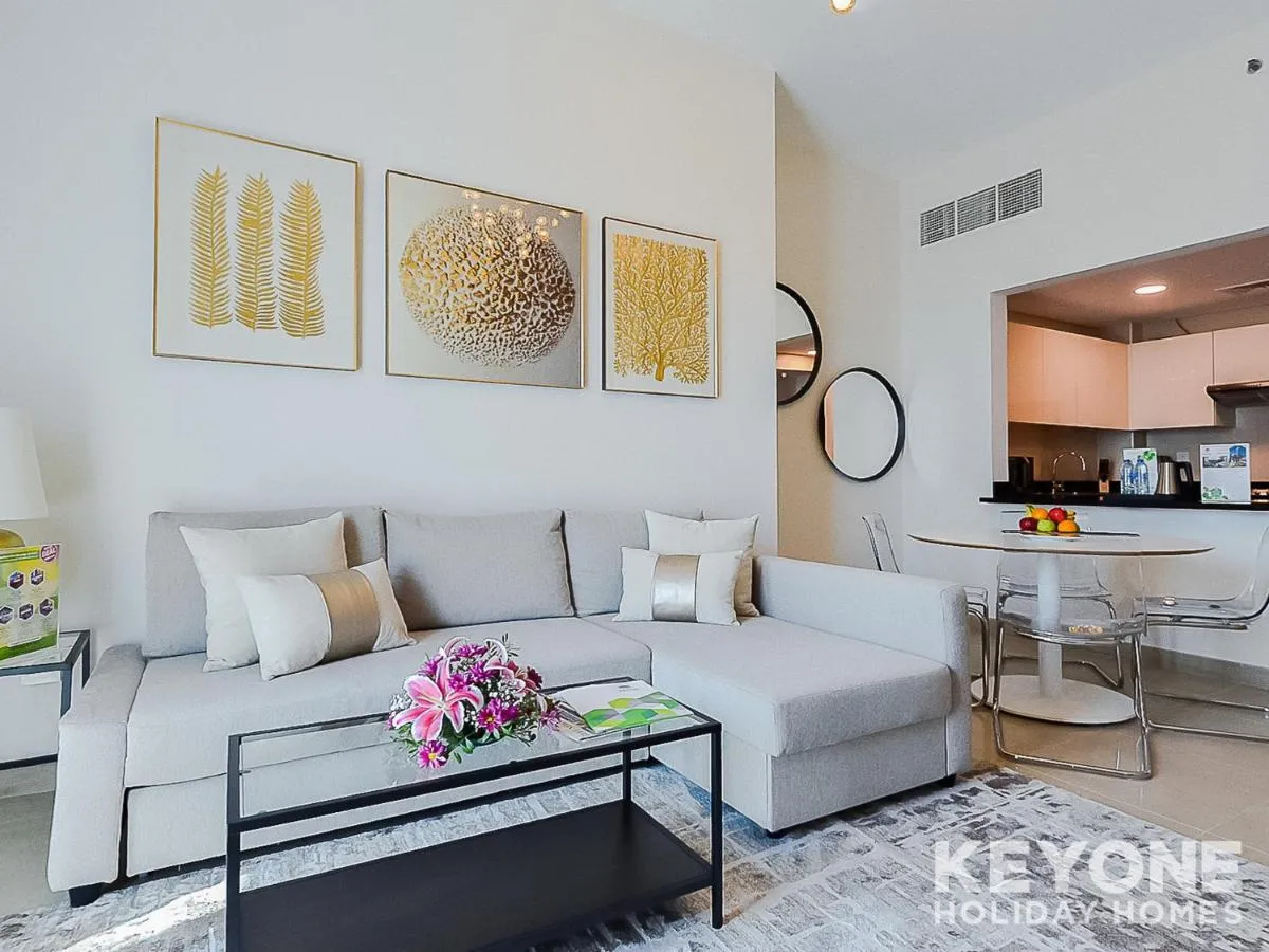 Image 4 of Sophisticated One Bedroom with Full Marina View