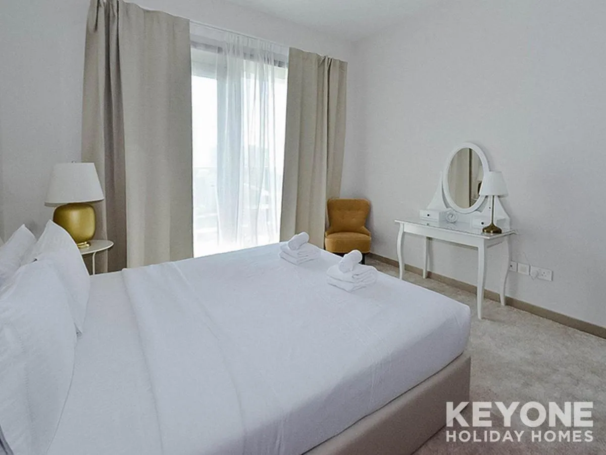 Image 1 of Sophisticated One Bedroom with Full Marina View