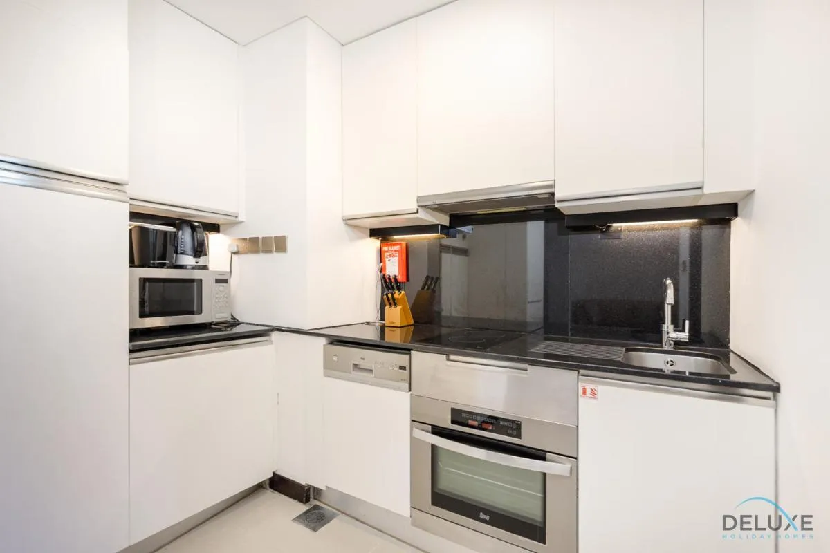 Image 3 of Sophisticated Studio in The Address Residences Dubai Marina by Deluxe Holiday Homes