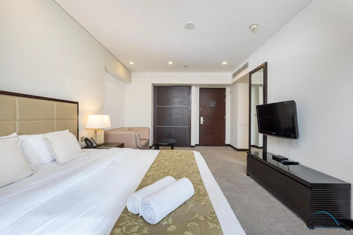 Image 4 of Sophisticated Studio in The Address Residences Dubai Marina by Deluxe Holiday Homes