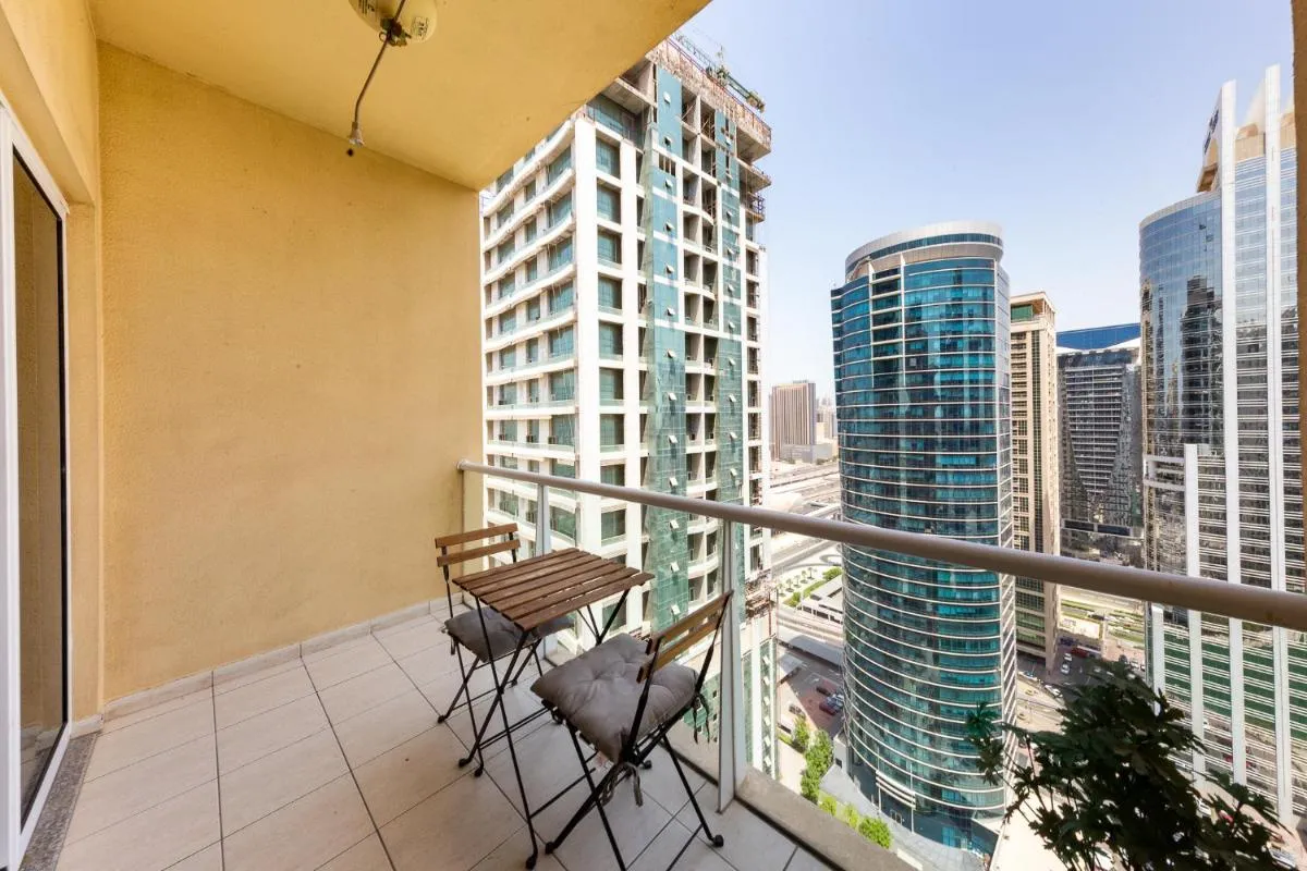 Image 5 of Spacious Studio with Lake Views – JLT