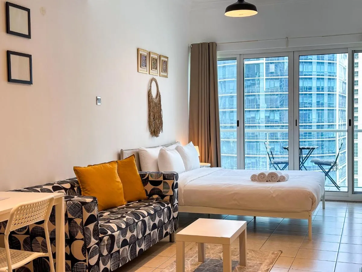 Image 6 of Spacious Studio with Lake Views – JLT
