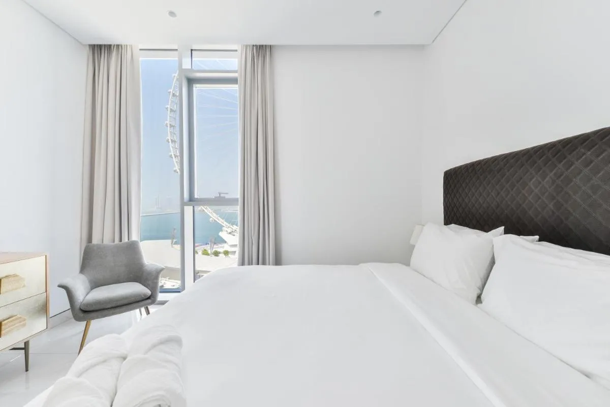 Image 6 of Spectacular 3 BR condo with maids room facing the Dubai Eye