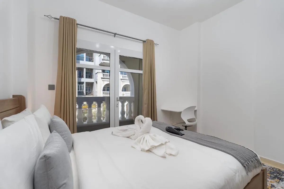 Image 4 of Stay in JVC with this Gorgeous Flat
