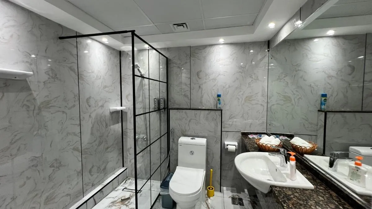 Image 2 of Stay in heart of Dubai Marina walk to JBR beach