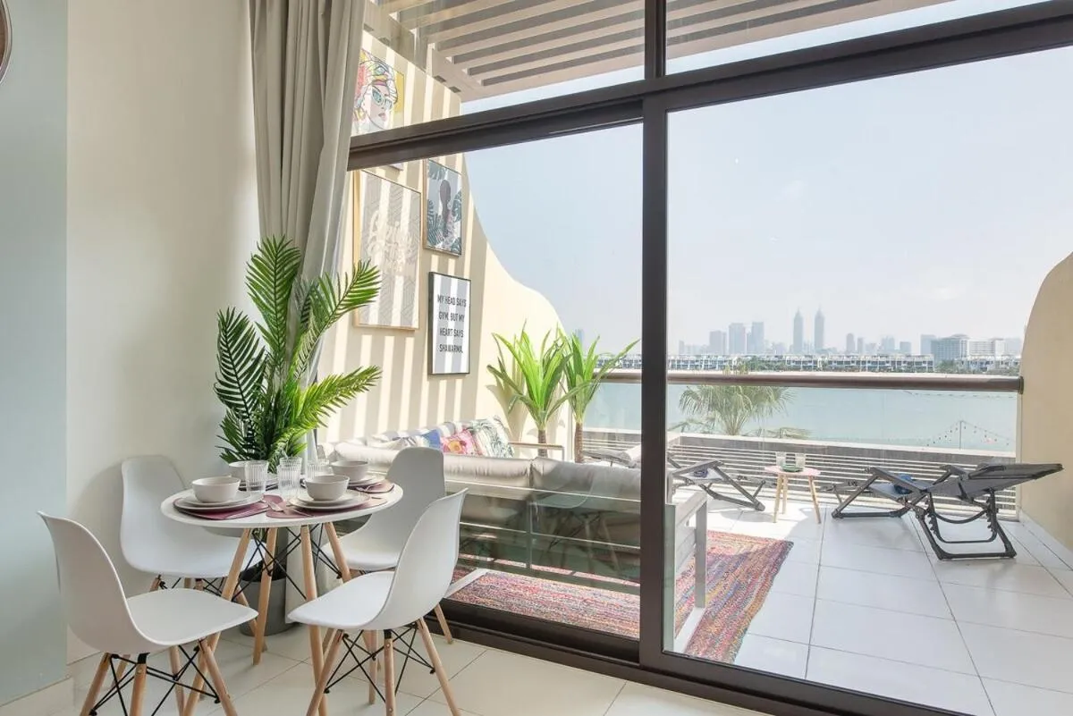 Image 3 of Studio right on Palm Jumeirah