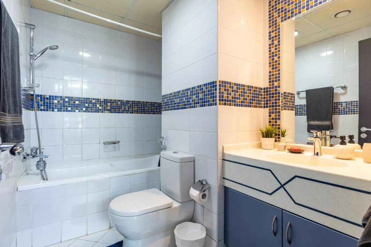 Image 2 of Stunning 1BR corner unit next to DMCC metro