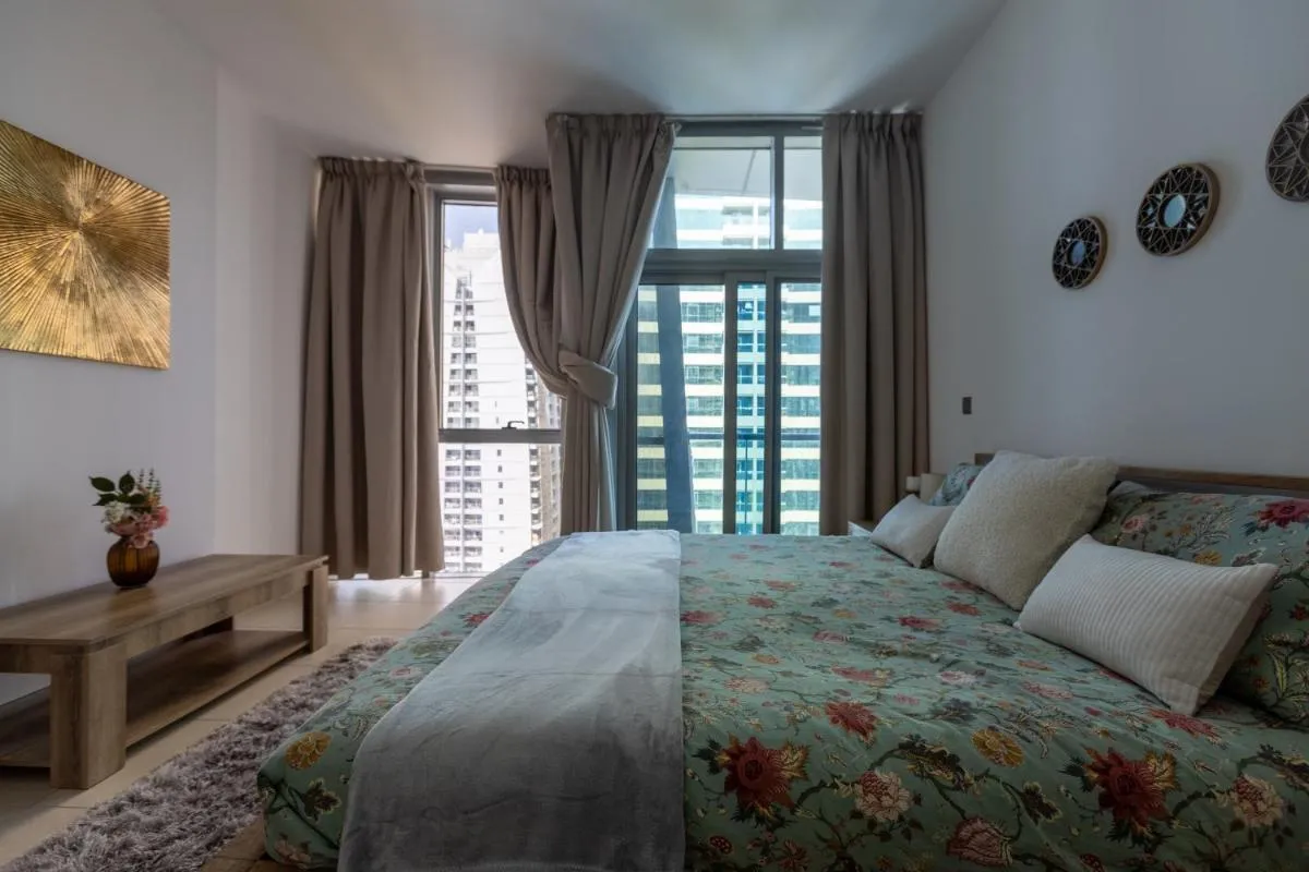 Image 1 of Stunning 1BR corner unit next to DMCC metro