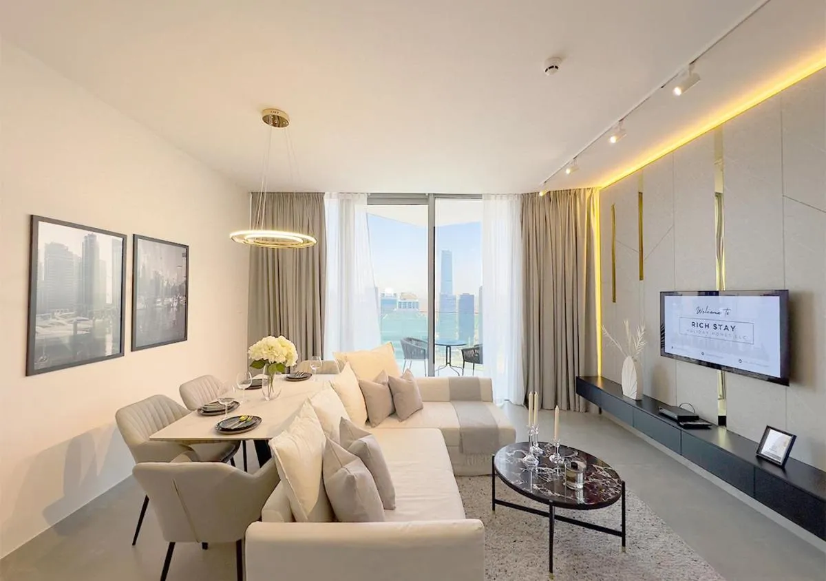 Image 5 of Stunning 1BR in Stella Maris, City View, Marina