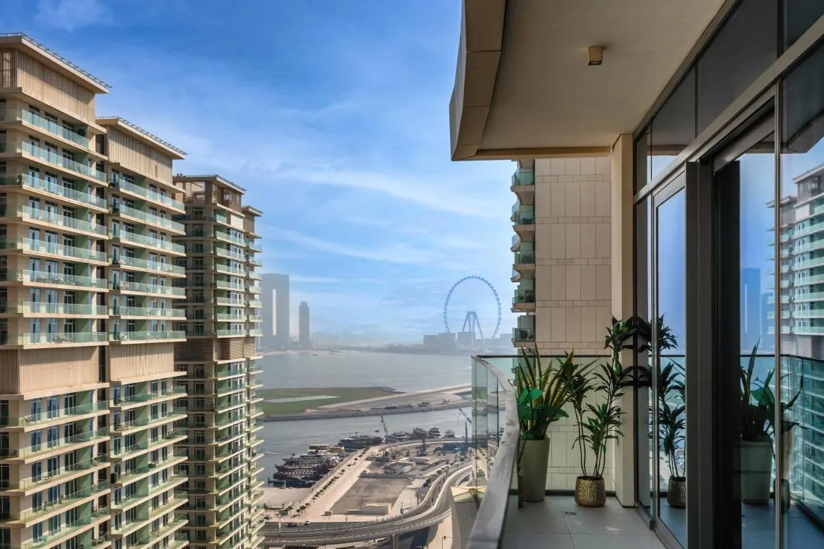 Image 3 of Stunning 1 bedroom in Beachfront by Emaar