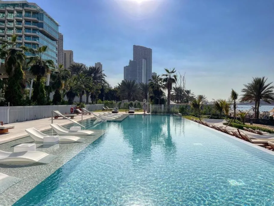 Image 2 of Stunning 2BR with Sea and Ain Dubai View at JBR