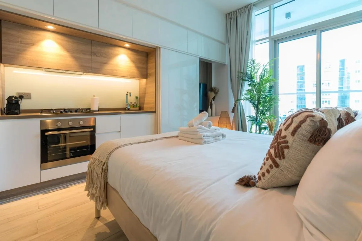 Image 1 of Stunning Apt Marina view with Balcony