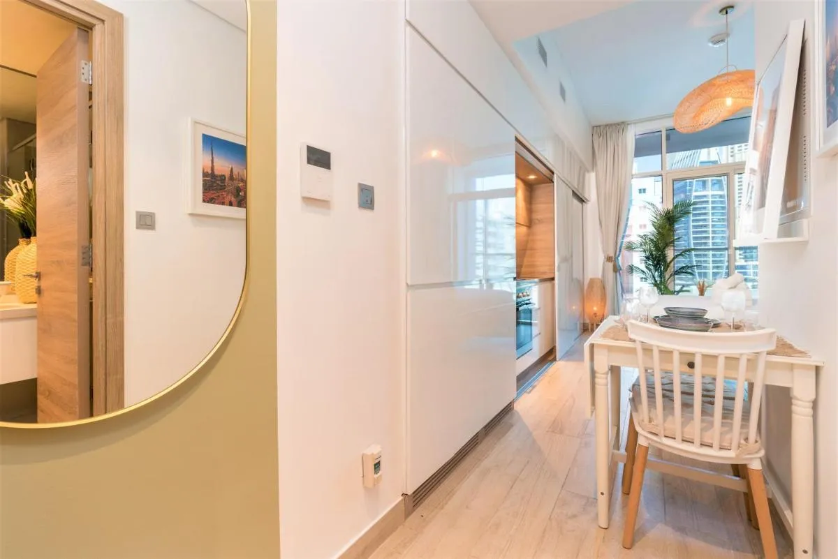 Image 3 of Stunning Apt with Balcony & Marina View
