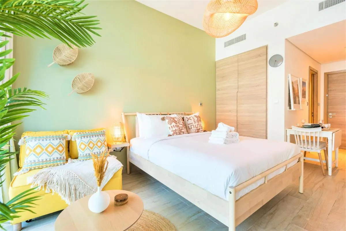 Image 1 of Stunning Apt with Balcony & Marina View
