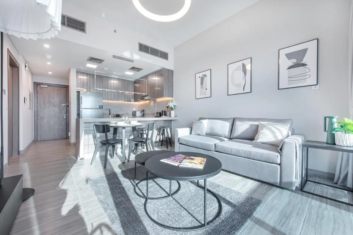 Image 4 of Stunning Flat Stylish Comfort for 4