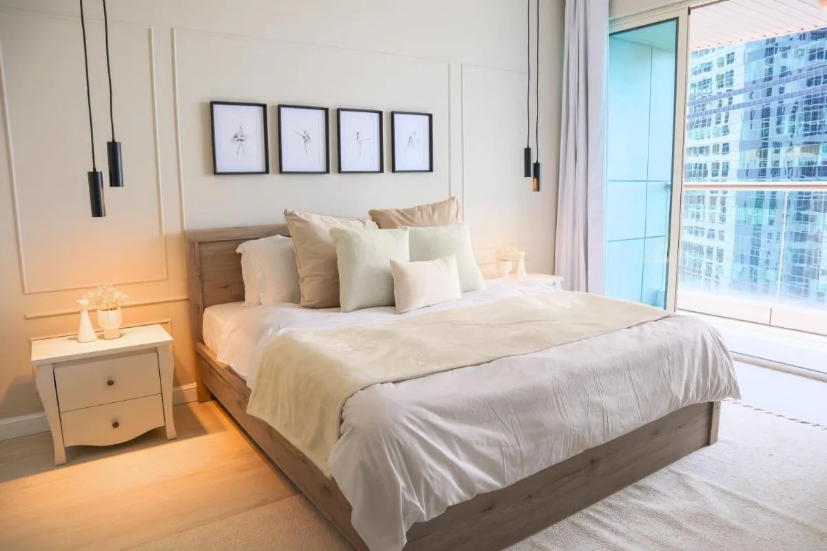 Image 1 of Stunning One Bedroom- Lake View