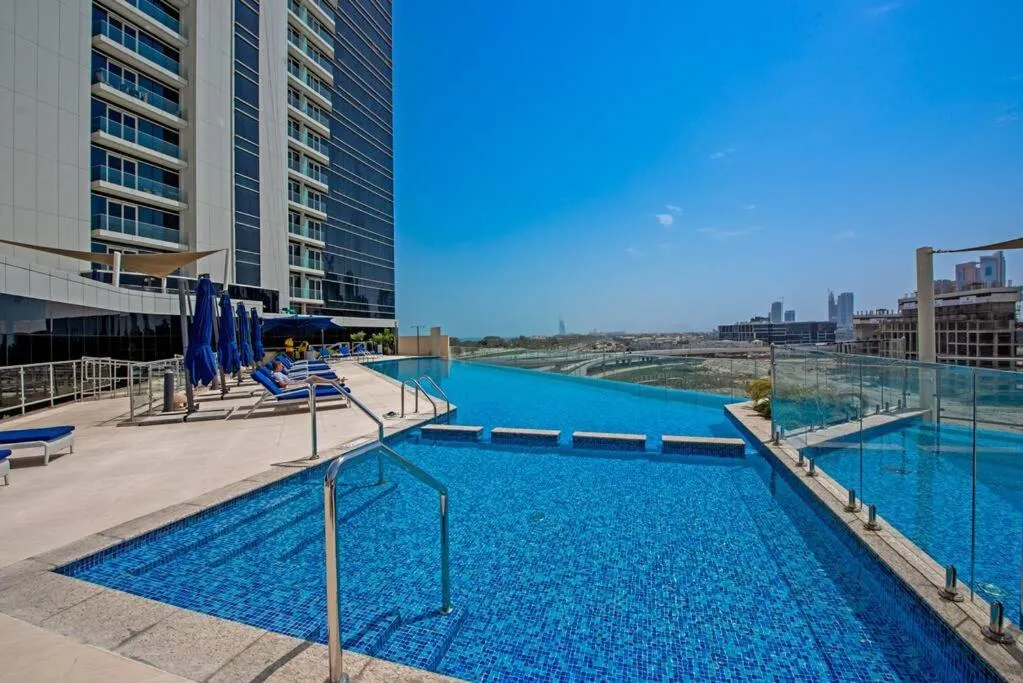 Image 3 of Stunning Views & Palm Marina Views & 39th floor