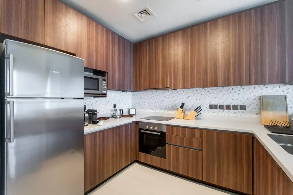 Image 4 of Stunning Views & Palm Marina Views & 39th floor
