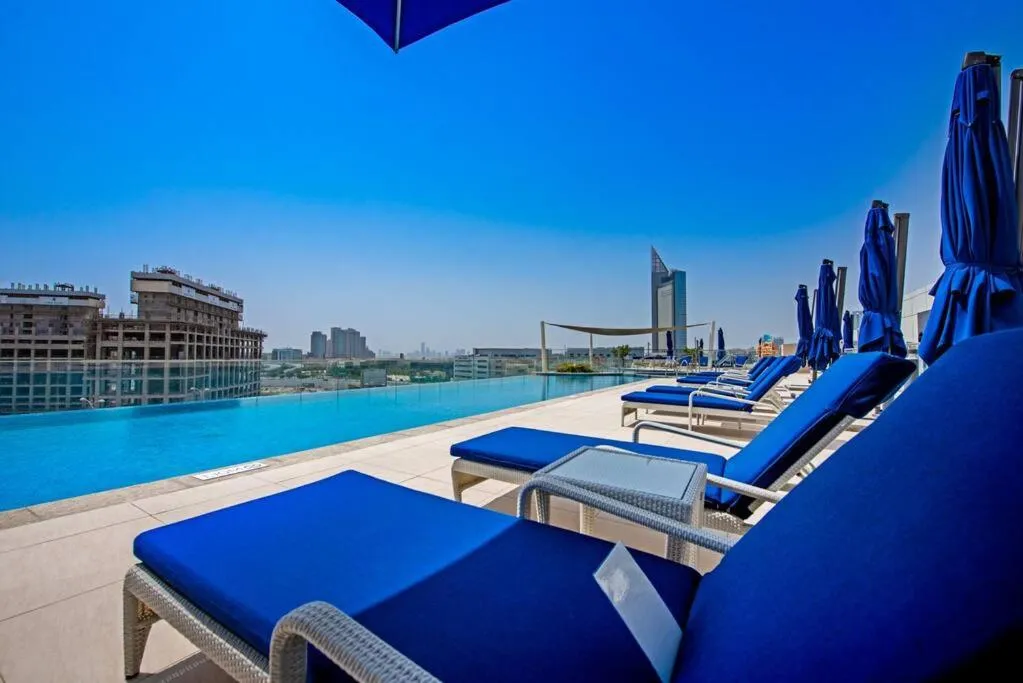 Image 6 of Stunning Views & Palm Marina Views & 39th floor