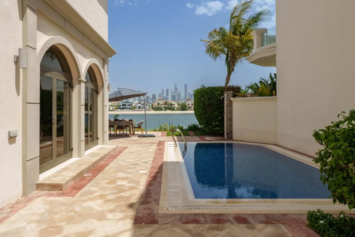 Image 1 of Stunning Villa with private pool & beach access
