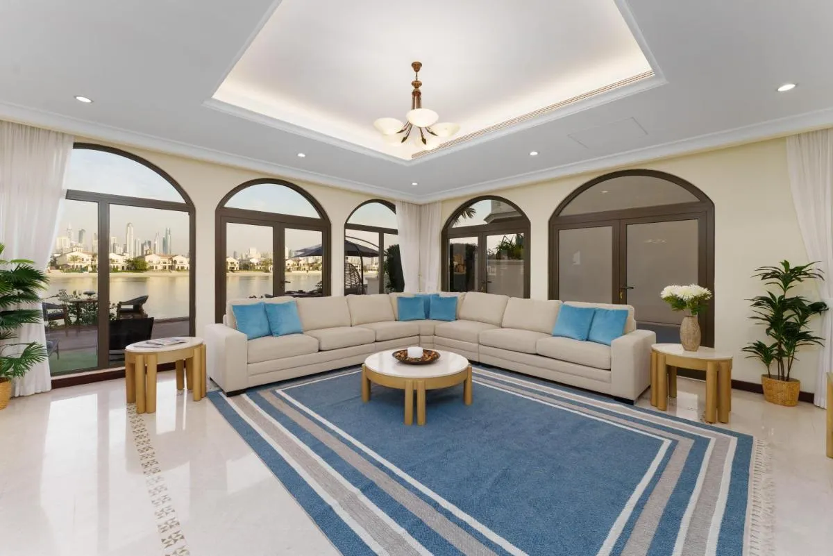 Image 4 of Stunning Villa with private pool & beach access