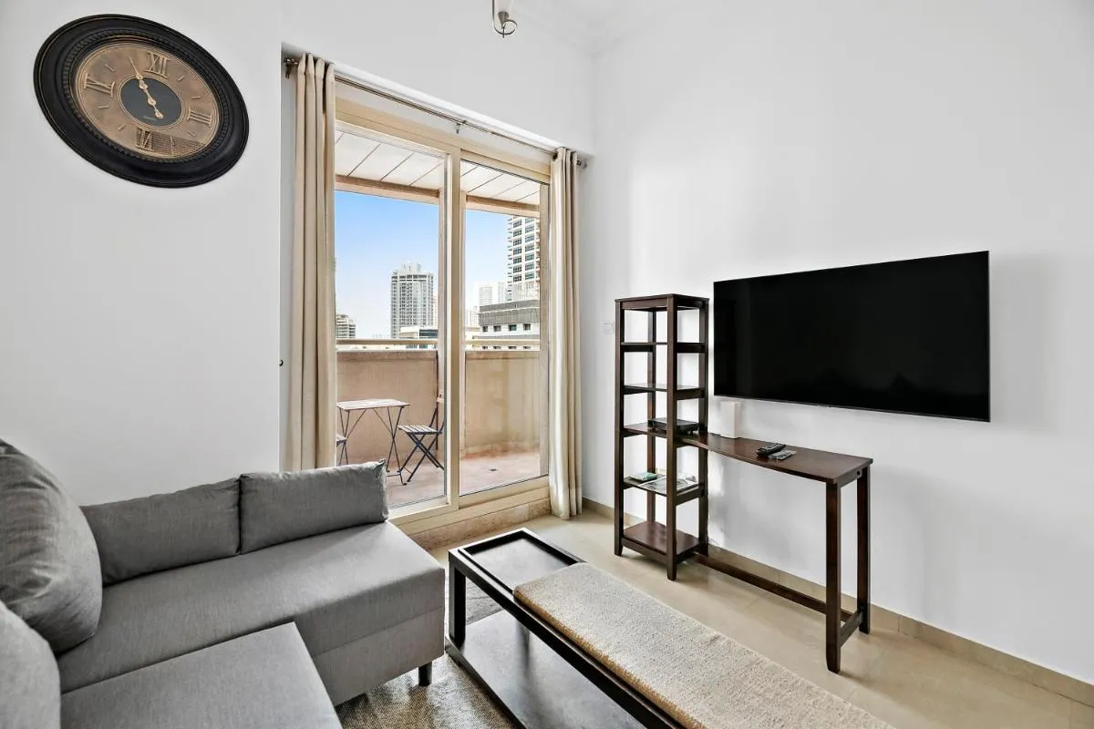 Image 5 of Trendy 1BR Dubai Marina Apartment with Pool & Gym