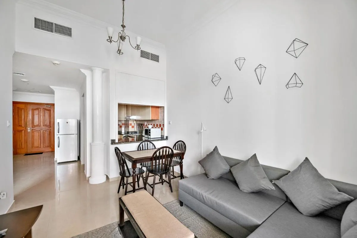 Image 4 of Trendy 1BR Dubai Marina Apartment with Pool & Gym