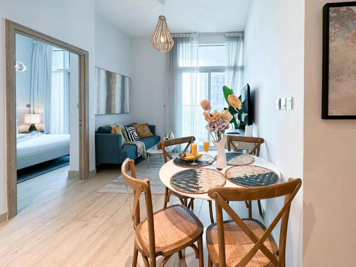 Image 1 of Trophy – Majestic Mingle Marina Suites