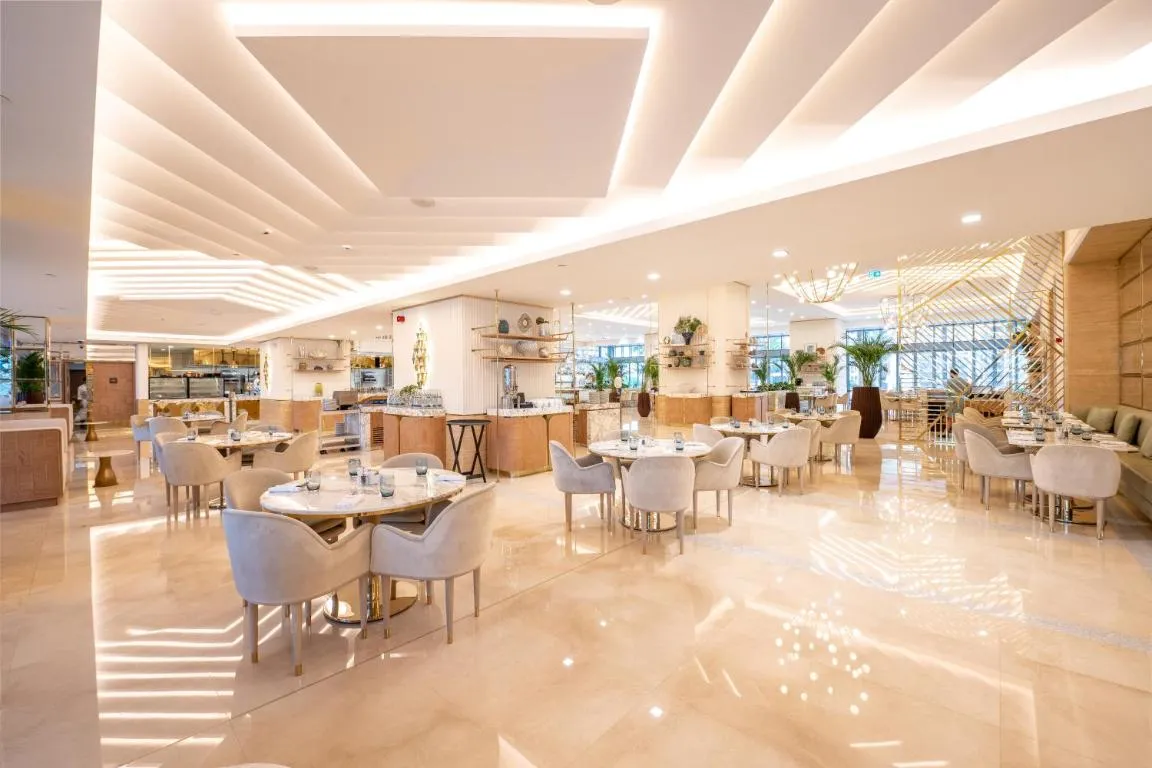 Image of Ultra Luxury Palm Tower with Shared 5 Star Hotel Facilities