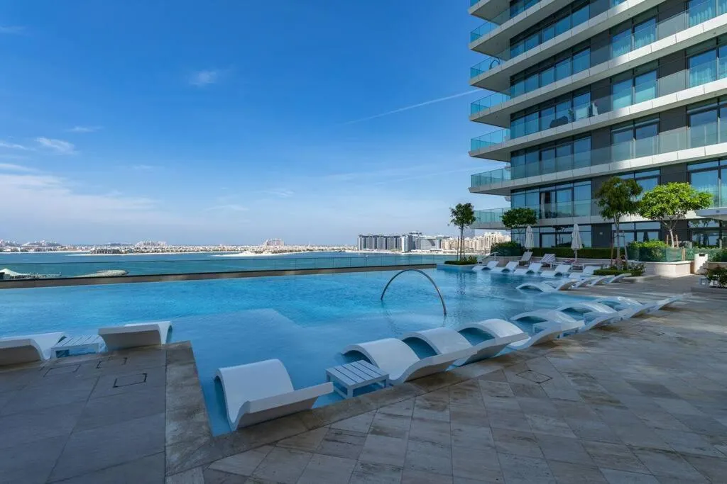 Image 2 of Vogue Beachfront – Palm Views & Private Beach