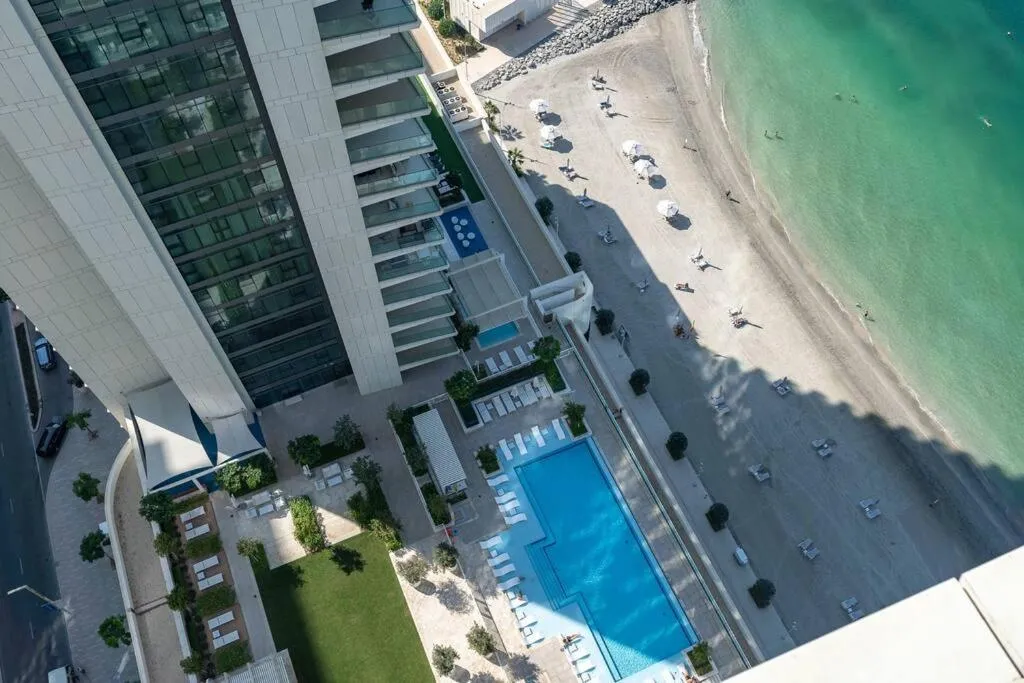 Image 4 of Vogue Beachfront – Palm Views & Private Beach