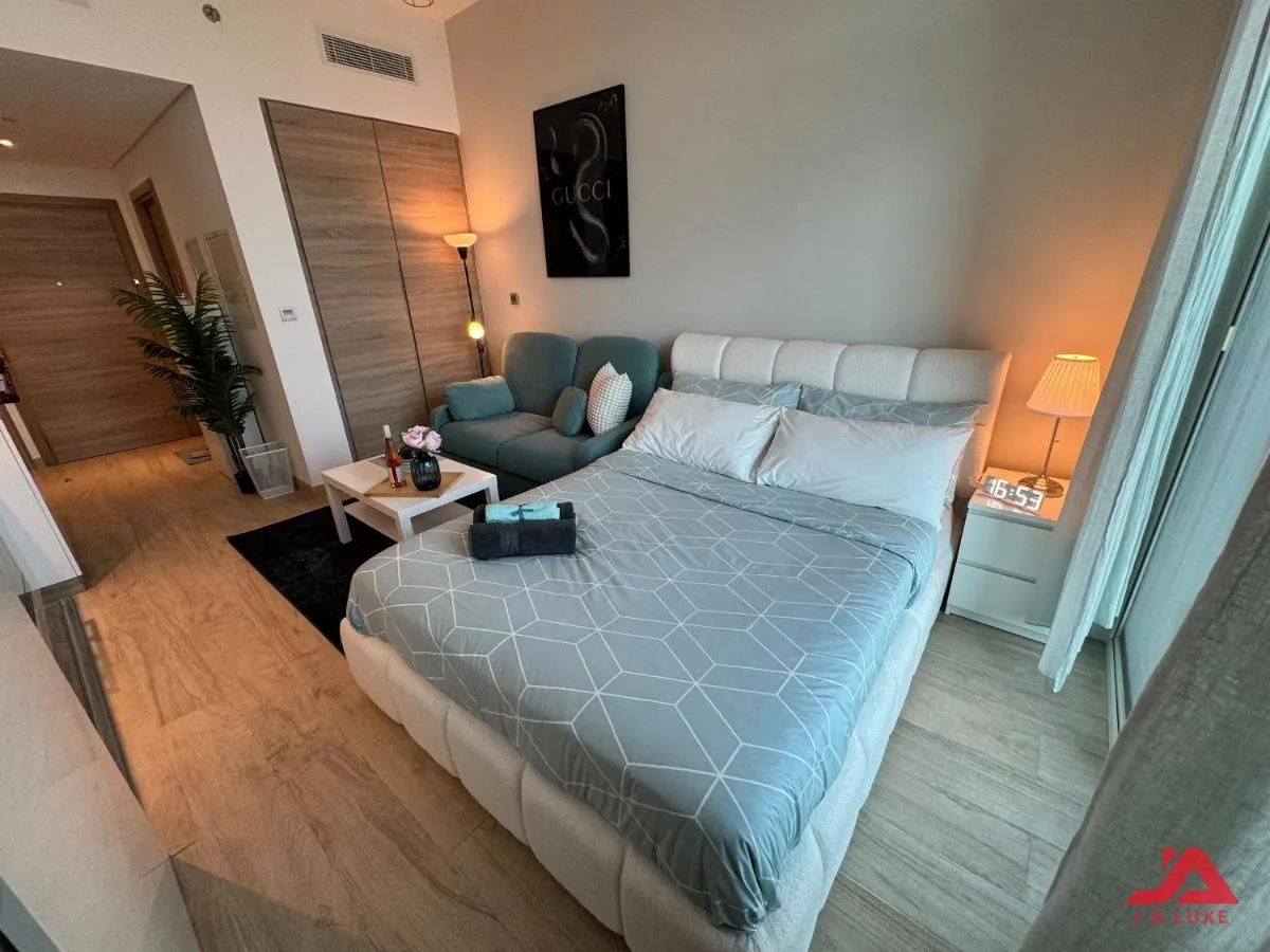Image 6 of Warm Cozy Partial Sea View Studio in Dubai Marina