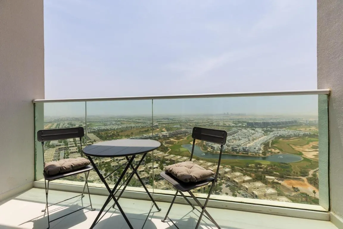 Image of Waves – Elegant 28th Floor Studio in Carson A, Damac Hills