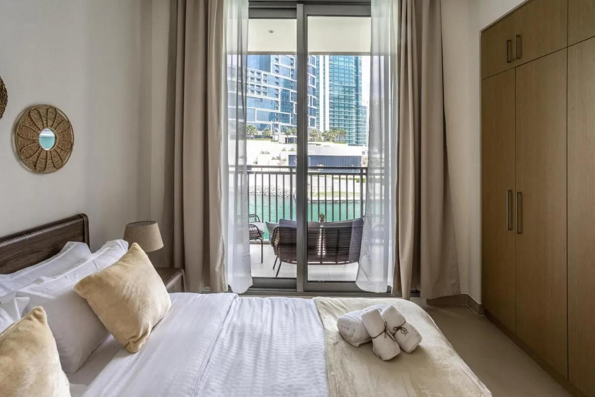 Image 1 of Waves Holiday Home – Waterfront Apartment With Breathtaking Sea Views