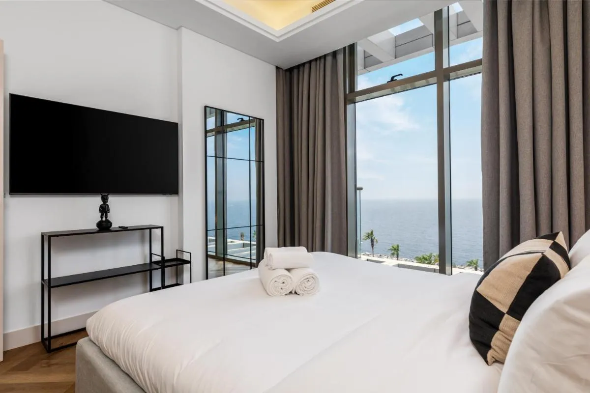 Image 1 of Waves – Premium Seaside Retreat With Private Beach