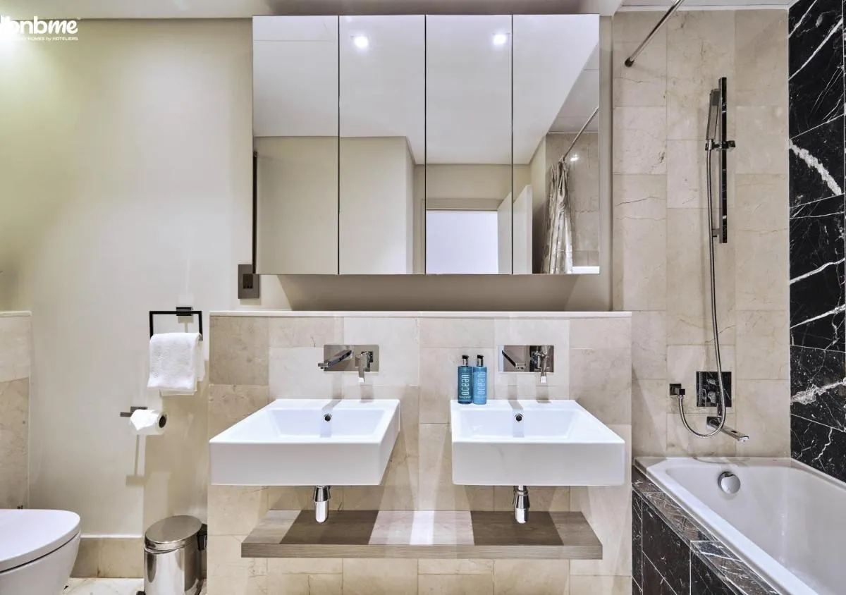 Image 2 of bnbme – Th8 Palm Hotel