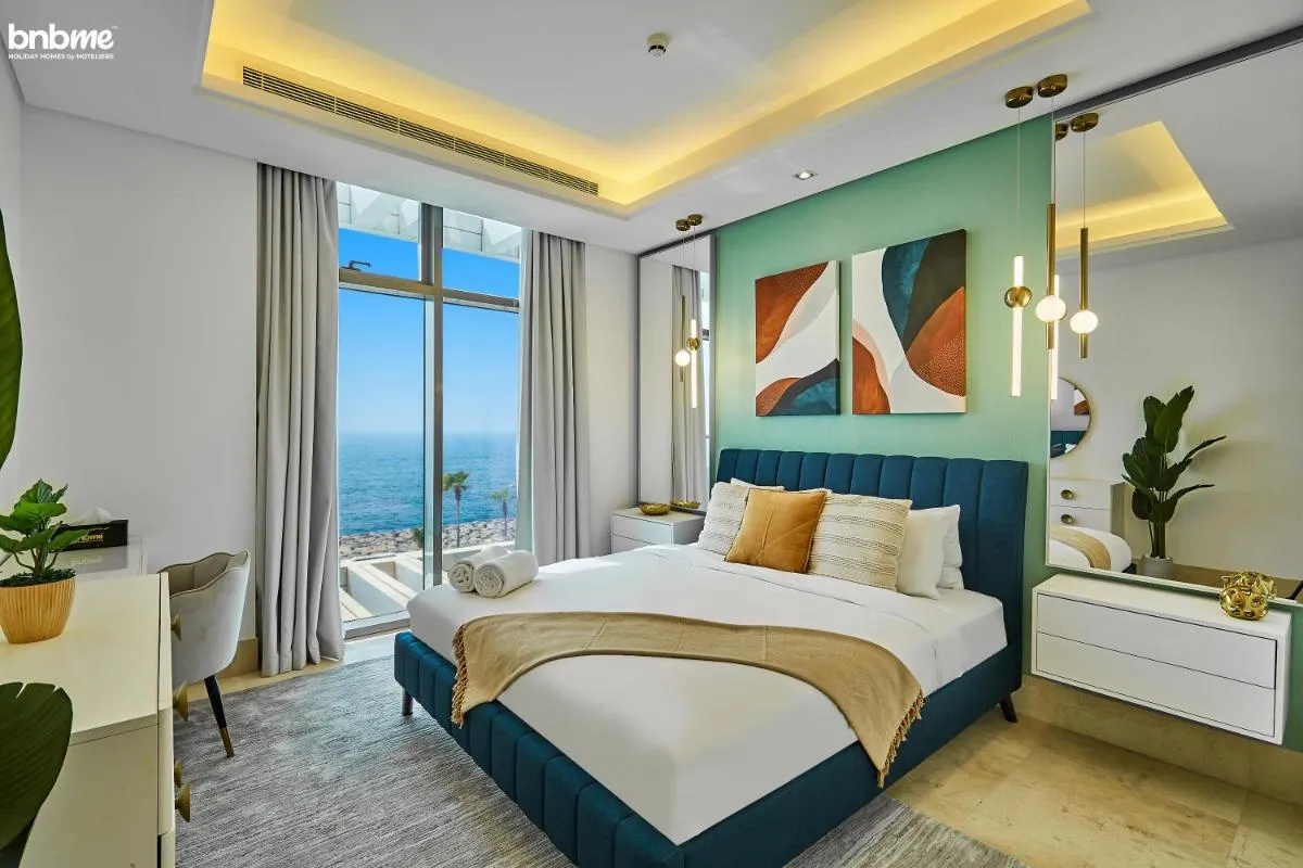 Image 3 of bnbme – Th8 Palm Hotel