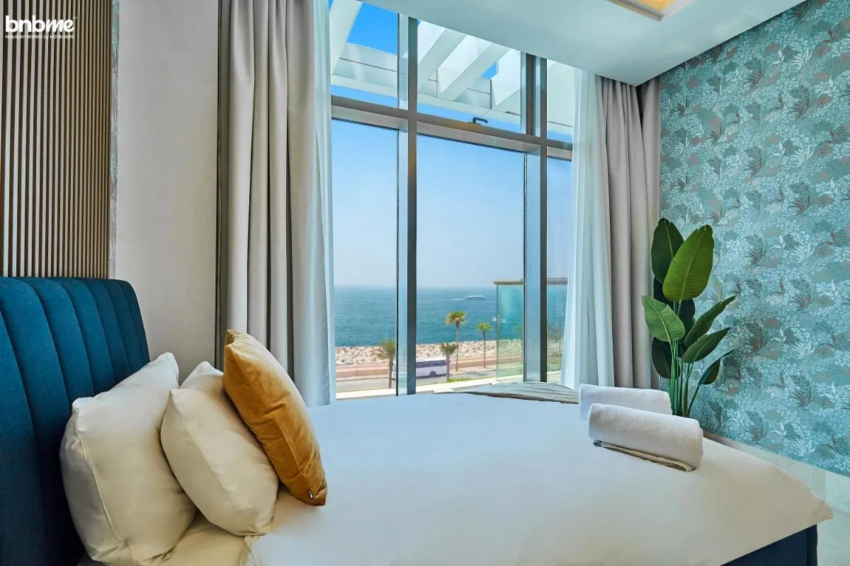 Image 1 of bnbme – Th8 Palm Hotel