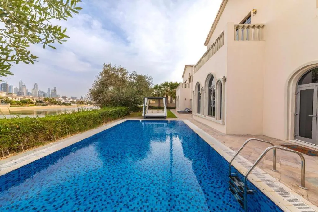 Image 2 of palm jumeirah Party villa’s private beach