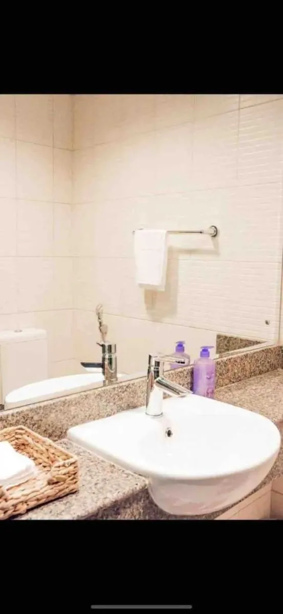 Image 4 of spacious luxury condo with astonishing lake view!